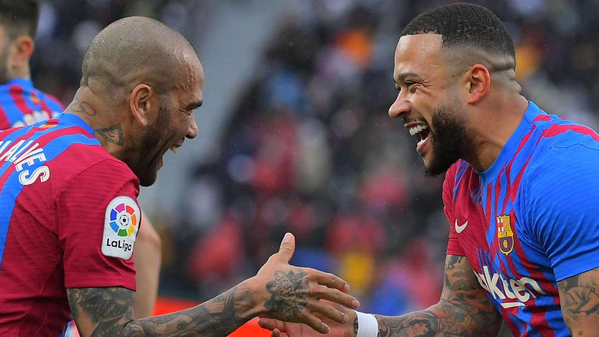 Dani Alves Memphis Depay