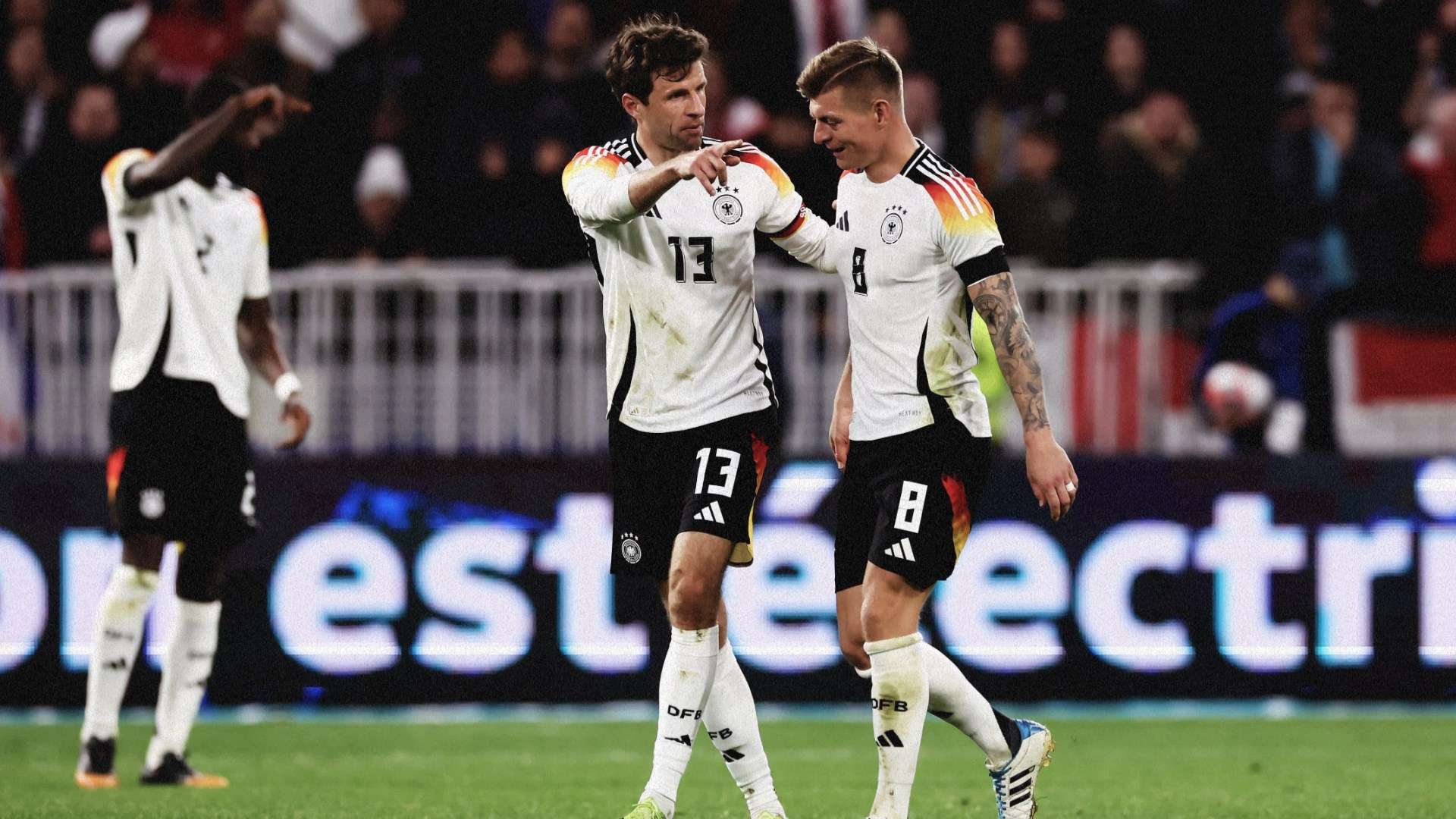 Toni Kroos & Thomas Muller - Germany