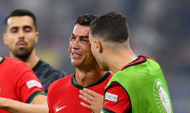 Cristiano Ronaldo cry