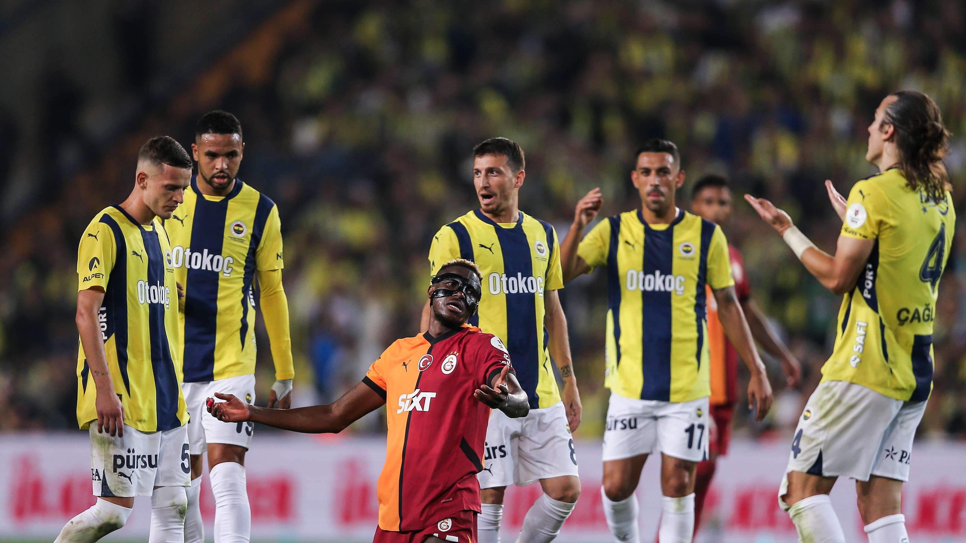 Fenerbahce v Galatasaray - Turkish Super League