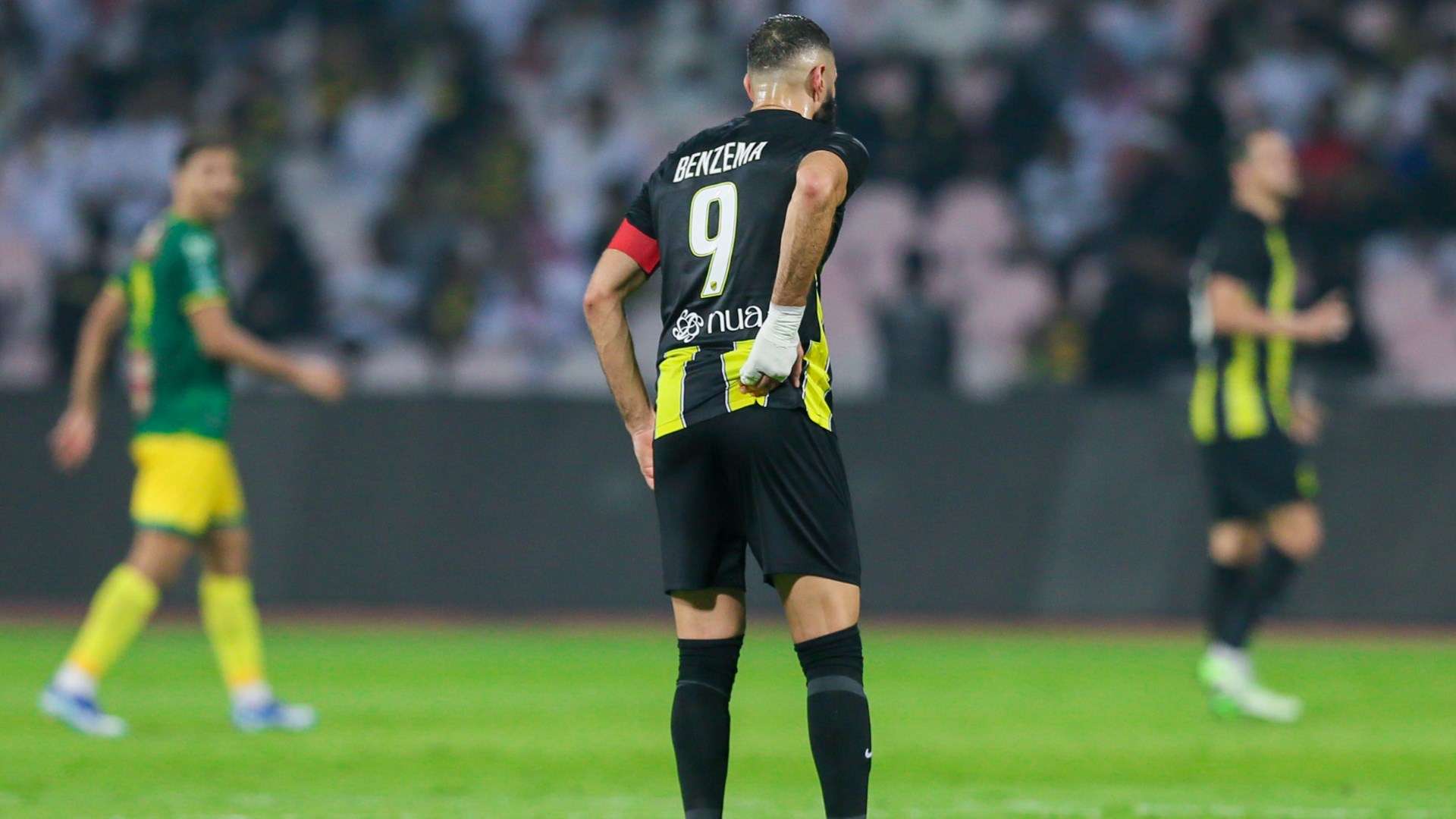 مانشيني يستبعد نجم الهلال قبل مواجهة الصين 