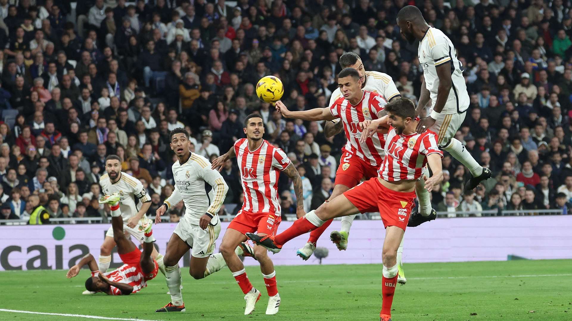 رسميًا.. بابافاسيليو يوقع على عقود تدريب الاتحاد | يلاكورة 