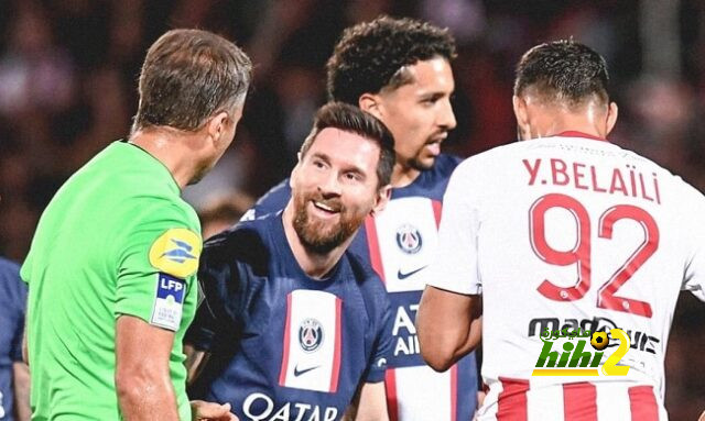 جيرو يقود هجوم ميلان أمام نابولي في دوري أبطال أوروبا 