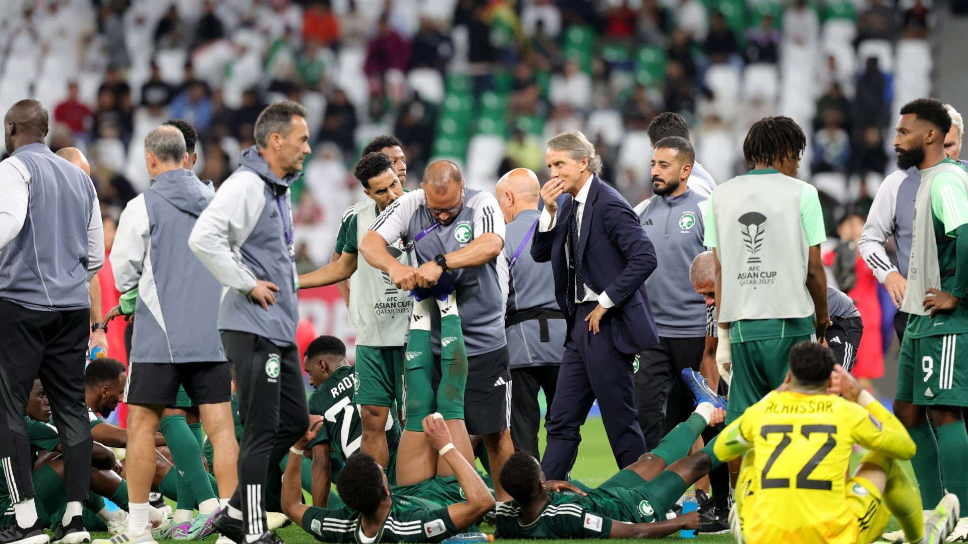 فيديو: كواليس اجتماع رئيس اتحاد الكرة مع لاعبي المنتخب السعودي 