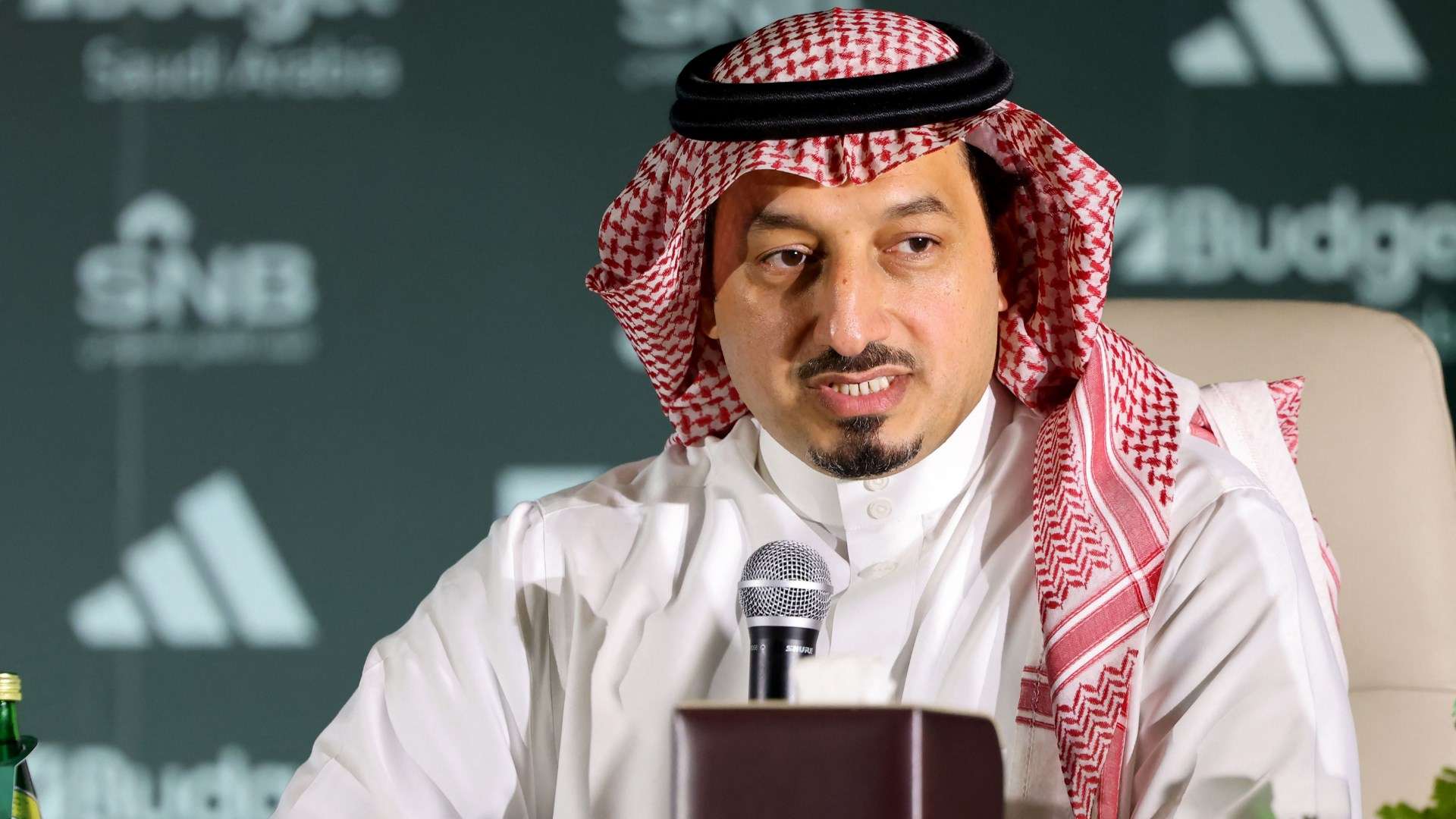 "أسدكم السعودي" .. بافيتمبي جوميز يبرهن على عشق الهلال بخطوة جديدة ورسالة إلى ابن نافل! | 