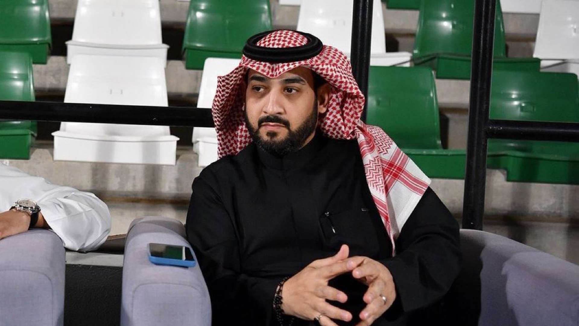 جيسوس يكافئ لاعبي الهلال بعد القبض على الصدارة 