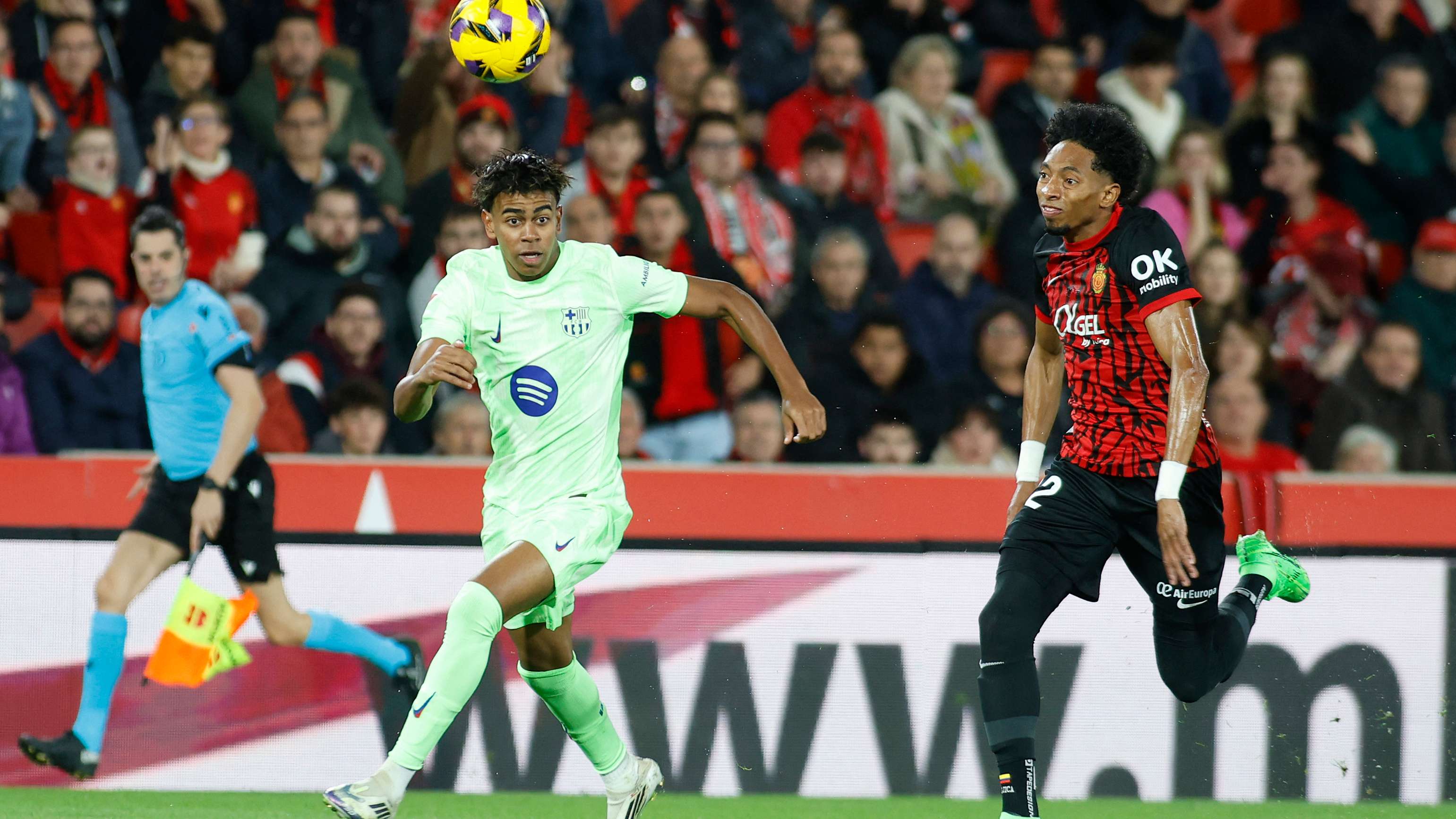 طاقم تحكيم نهائي السوبر بين الهلال والنصر 