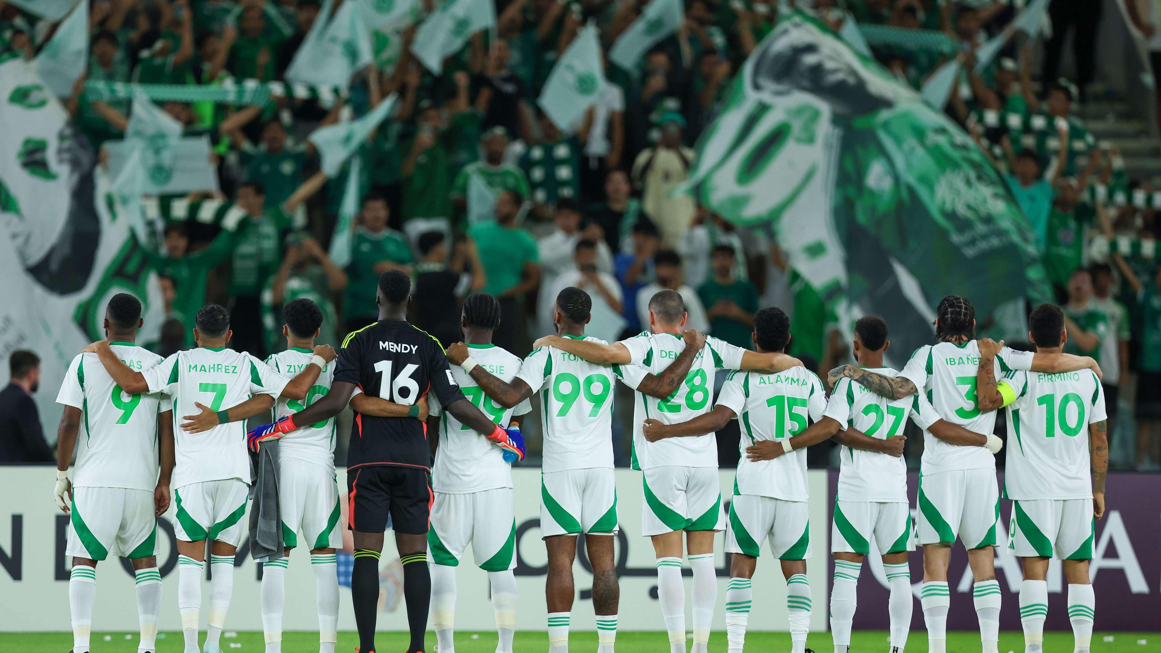 بعد ارتباط اسمه بالاتحاد .. إجابة مفاجئة من محمد الشناوي عن الانتقال للدوري السعودي | 