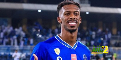 "أنا لمعلوماتك المغلوطة عن الأهلي لصالح الهلال بالمرصاد" .. جمهور الراقي يكيل المديح لعبدالله فلاته بعد موقفه في برنامج "أكشن مع وليد" | 