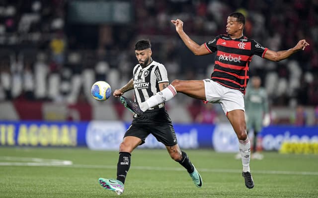 بايرن ميونخ ينافس النصر على ضم نجم مانشستر يونايتد 