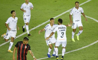 الهلال يتفوق تاريخياً على الشباب في الدوري السعودي 