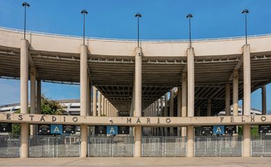 رسميًا : جايا يغلق الباب في وجه برشلونة ويجدد حتى 2027 