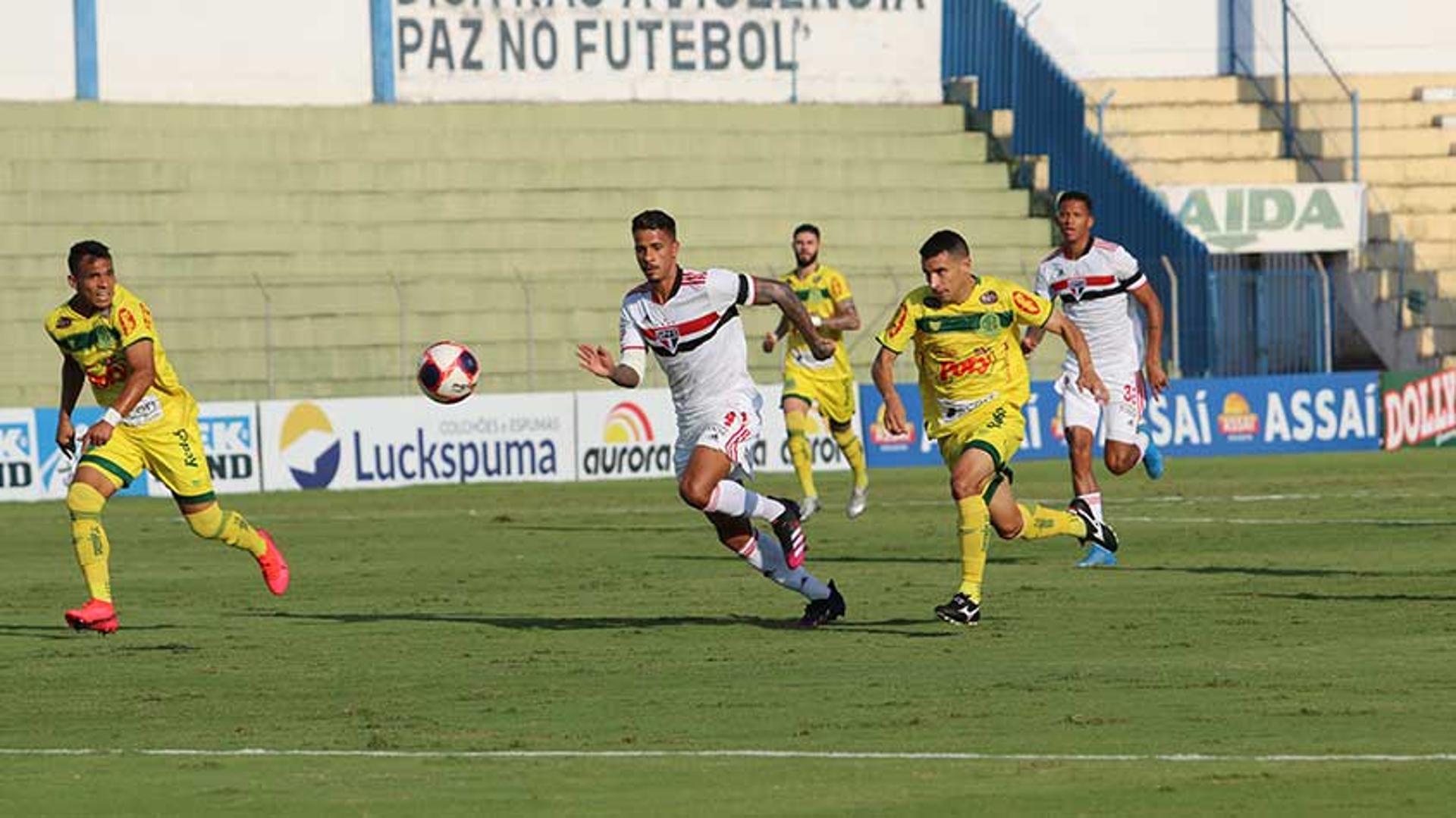 انطلاق مباراة ميلان أمام كالياري في كأس إيطاليا 