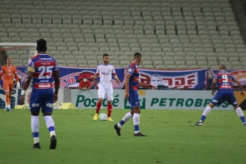 مبابي يحصد جائزة أفضل لاعب في الدوري الفرنسي 