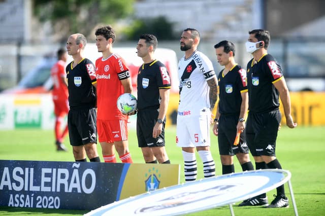 | برشلونة يطارد نجم منتخب المغرب 