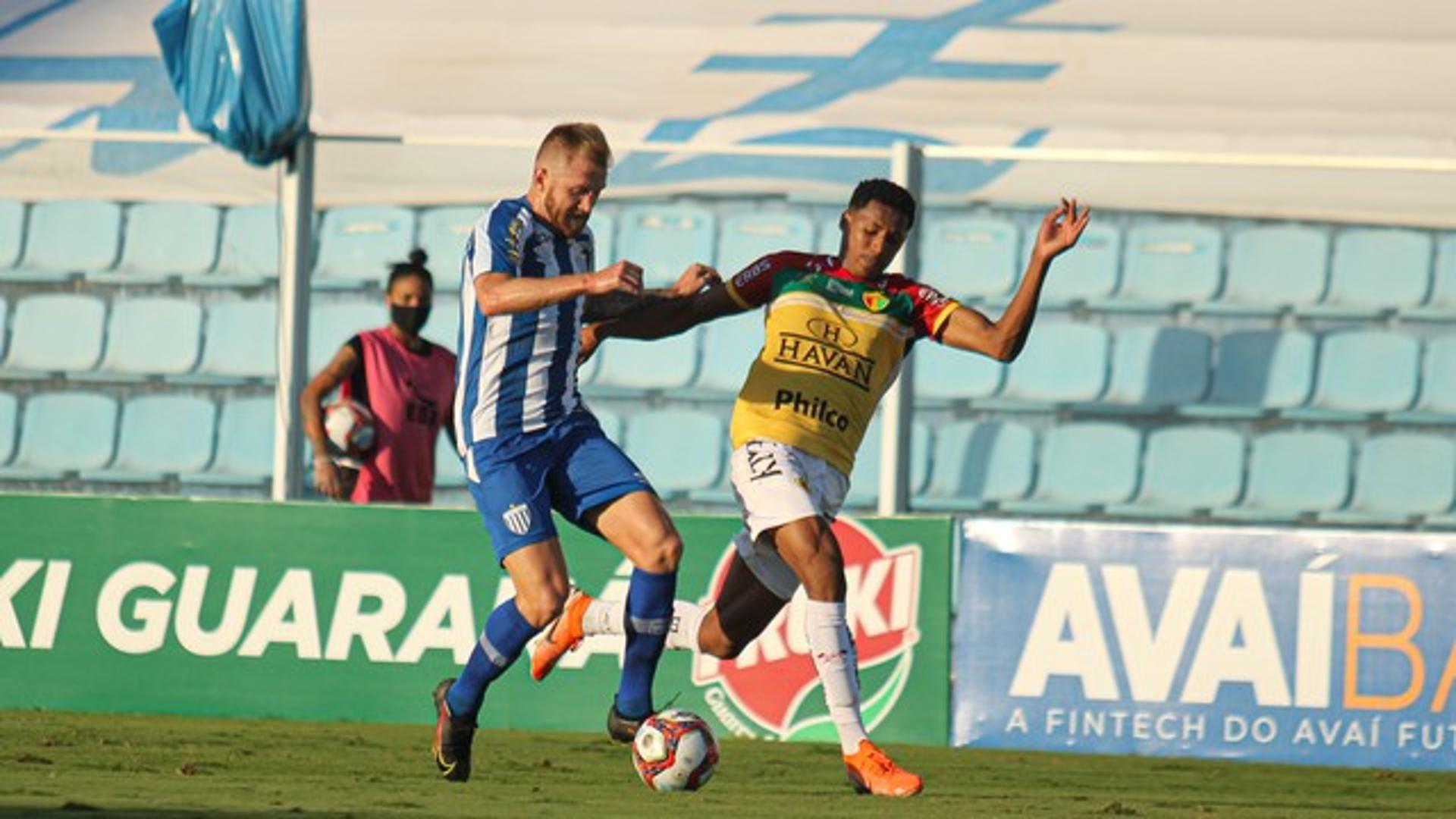 الهلال يعزز صدارة الدورى السعودى بثلاثية ضد الفتح.. فيديو 