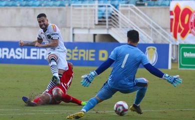 مدرب مايوركا يعترف.. هل استحق برشلونة ركلة جزاء ؟! 