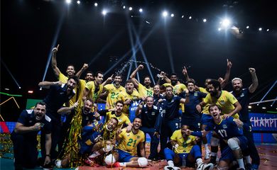 "ضغط النصر يؤتي ثماره" .. حديث كاسيميرو يكشف رغبته في مجاورة رونالدو من جديد! | 