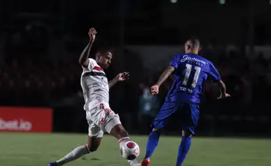 منذر الكبير يُرحّب بتدريب الزمالك والحصول على راتبه بـ الجنيه المصري 