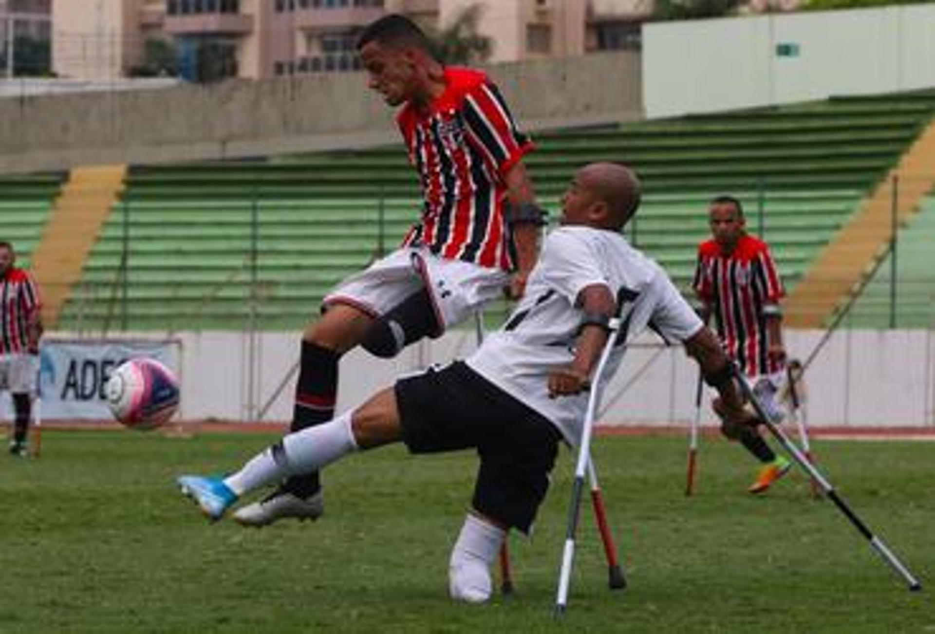 تقييم سالم الدوسري في مباراة الهلال ونافباخور 