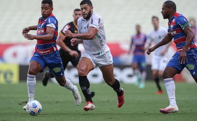 سافيتش يقود هجوم الهلال ضد الفتح فى الدوري السعودي 