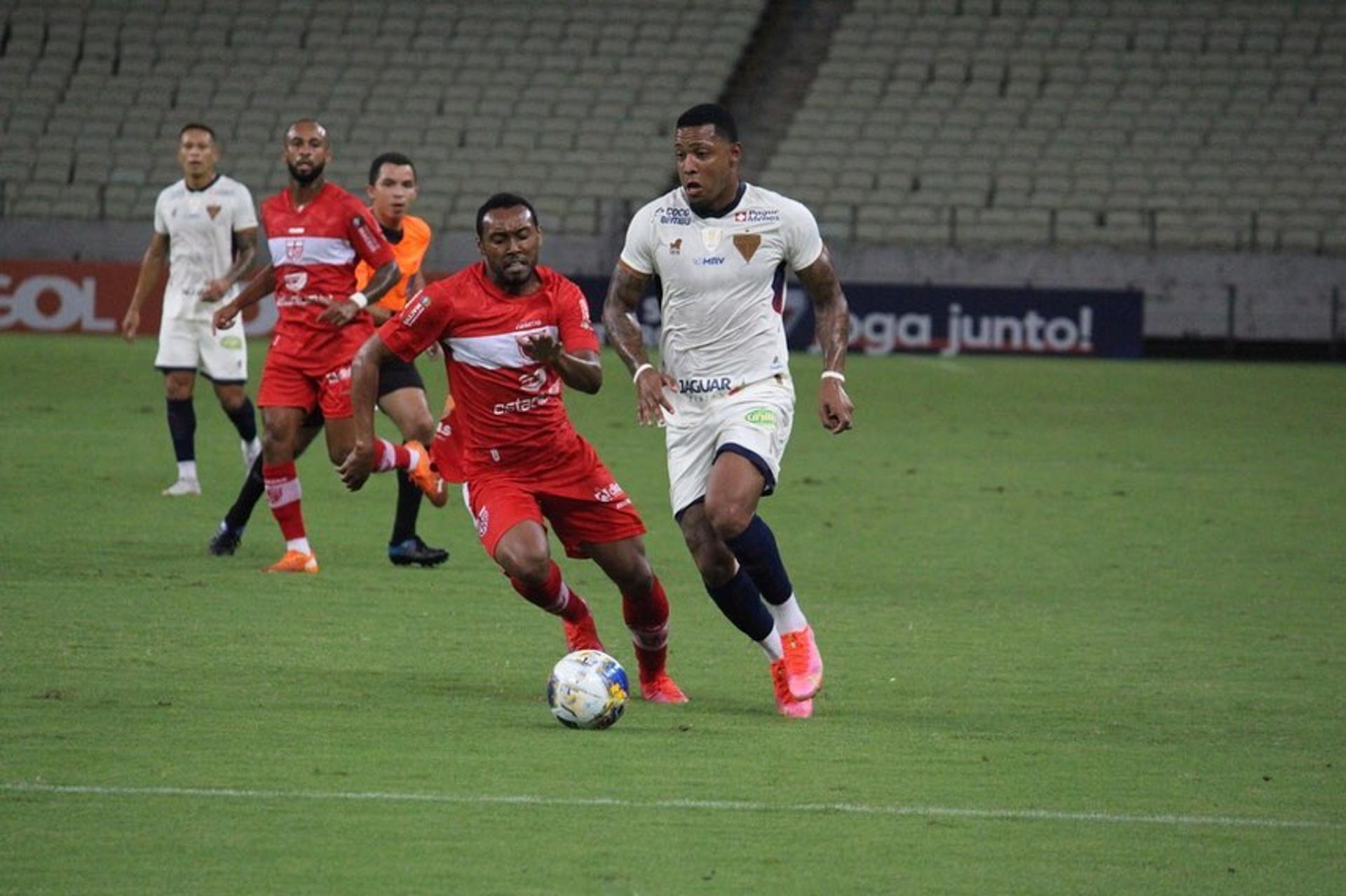 الهلال يخطف تعادلا مثيرا من النصر في كلاسيكو الدوري السعودي 