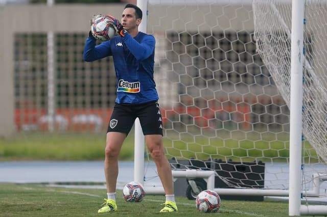 فيديو | "ما يفعله الهلال في عبدالرزاق حمدالله يُرد إلى نجمه" .. جماهير العين تسخر من البليهي | 