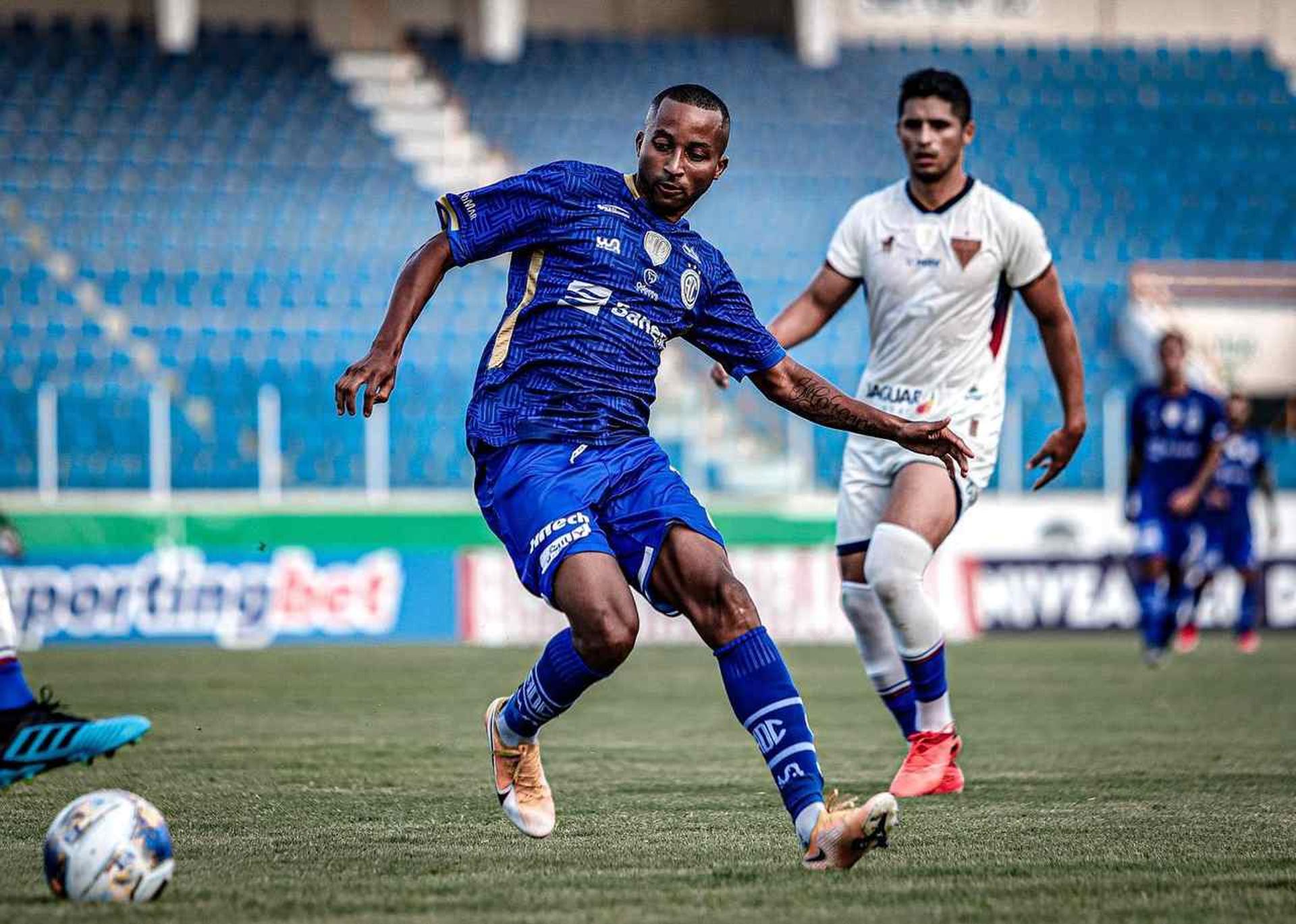 نهاية كاسيميرو؟.. الدوري السعودى "منقذ" مانشستر يونايتد من عبء نجمه! | 