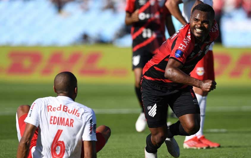 تجاهل إنجاز العميد الخالد .. مسؤول اتحادي سابق يستفز الجماهير بـ"الهلال المشرق" | 