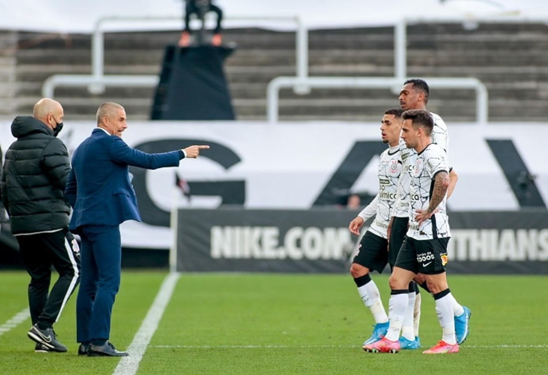 صفقة ليفربول المقبلة لتعويض رحيل صلاح إلى الدوري السعودي 