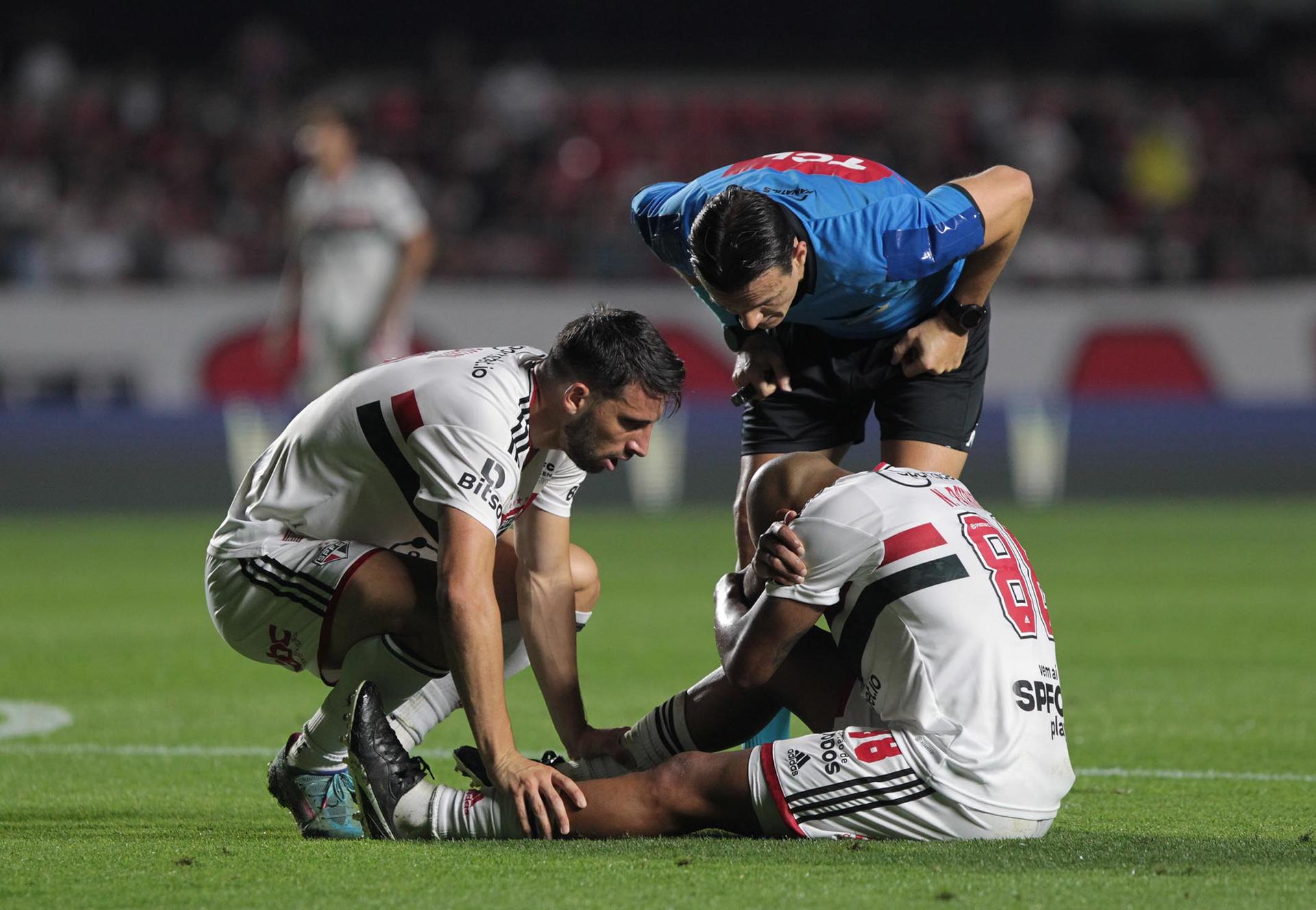 مساعد بيب جوارديولا يتقدم لوظيفة مدرب منتخب نيجيريا 