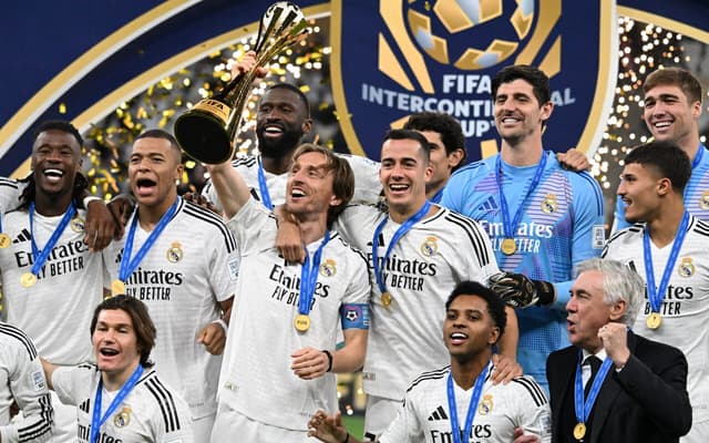 أتلتيكو مدريد يعلن رسمياً ضم روبن لو نورماند مدافع سوسيداد حتى 2029 