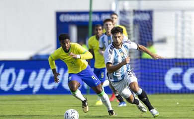 لاعب فياريال يعتذر من شتيغن 