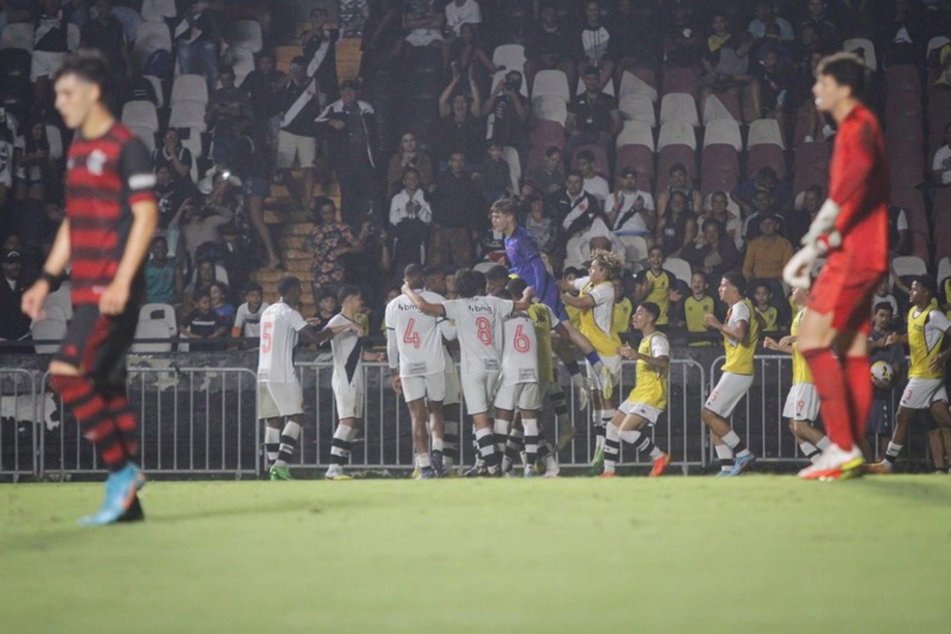 الاتحاد يكتسح الفتح برباعية بمشاركة أحمد حجازي في الدوري السعودي.. فيديو 