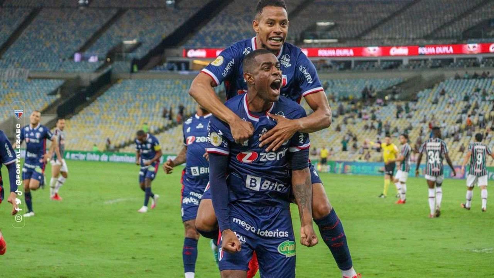 كواليس مشهد الصراع بين فوفانا ومدرب النصر كاسترو 