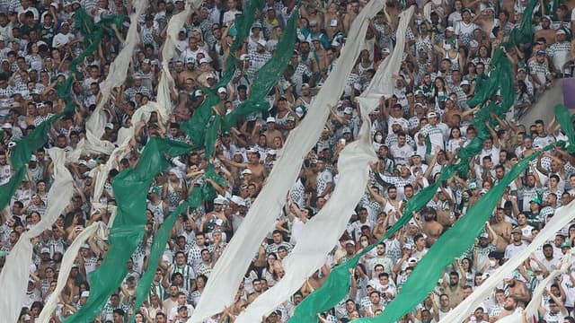 الأهلي يتقدم على بيرسبوليس بهدف في الشوط الأول 