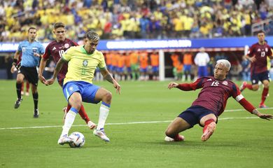 ميلان ضيفا ثقيلا على تورينو وليتشي مع أتالانتا فى الدوري الإيطالي 