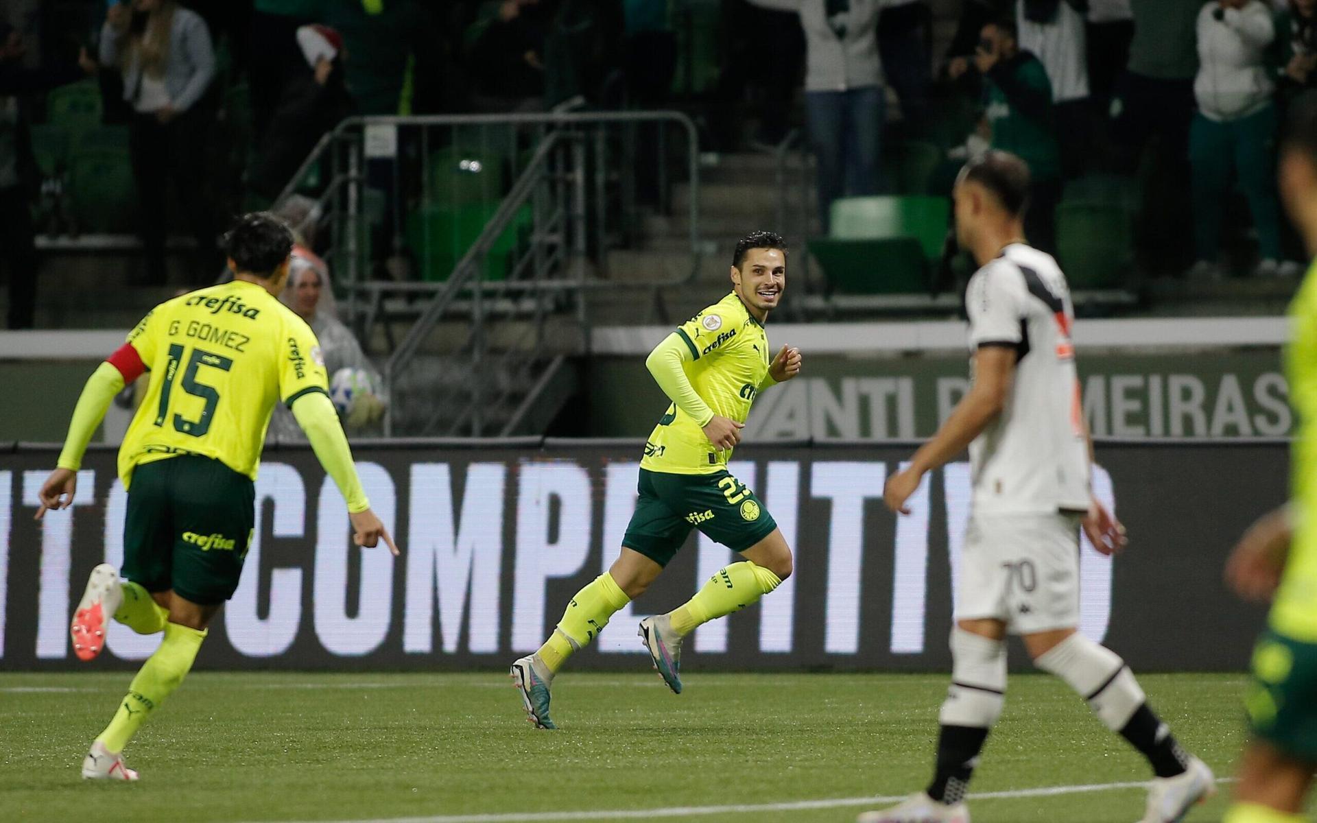 كيف أعلن المنتخب السعودي عن ضم مانشيني؟ .. شاهد الفيديو 