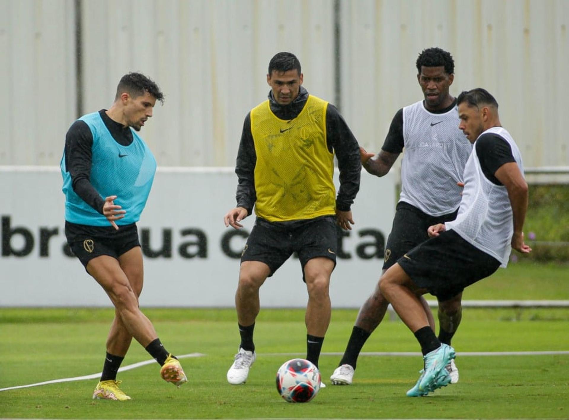 مانشستر سيتي الى ربع نهائي كأس رابطة المحترفين بعد التغلب على ليفربول في مباراة مجنونة ! 