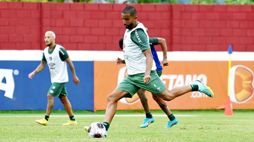 ميتروفيتش يتحدى عفيف في موقعة الهلال والسد 