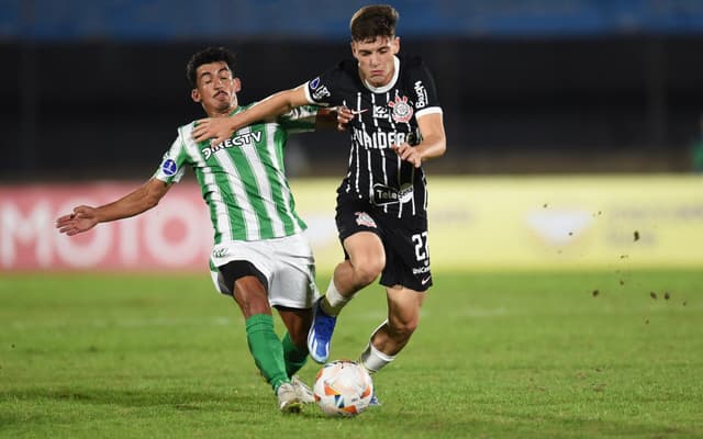 "يواصل إبهار جماهير الهلال" .. رينان لودي يسير عكس الاتجاه خلال فترة التوقف | 