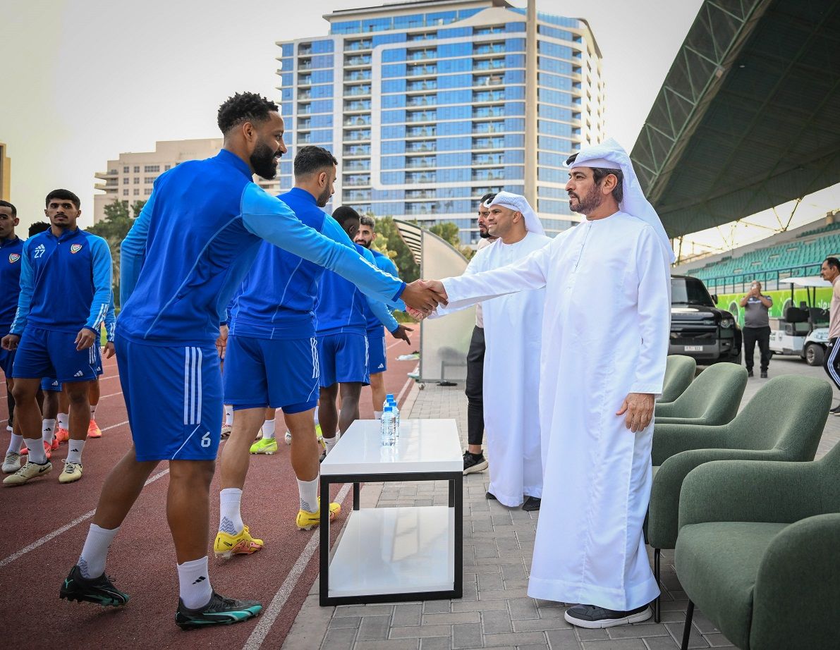 بالفيديو.. بيلينجهام يخطف قلوب جماهير ريال مدريد وهو خارج الملعب 