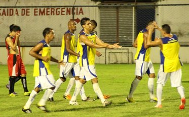 رفض تقييم "الحواري" .. نجم النصر السابق يُحلل أزمة بنزيما في الاتحاد | 