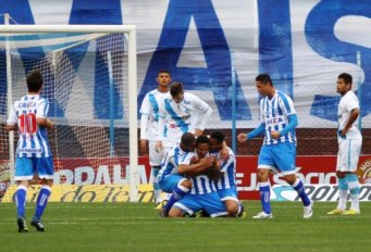 بنفيكا يأمل في التعاقد مع سانشيز، والتشيلي يفضل العودة للبارسا! 