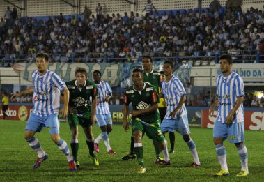 ضربة قوية للشباب قبل مواجهة الهلال في الدوري السعودي 