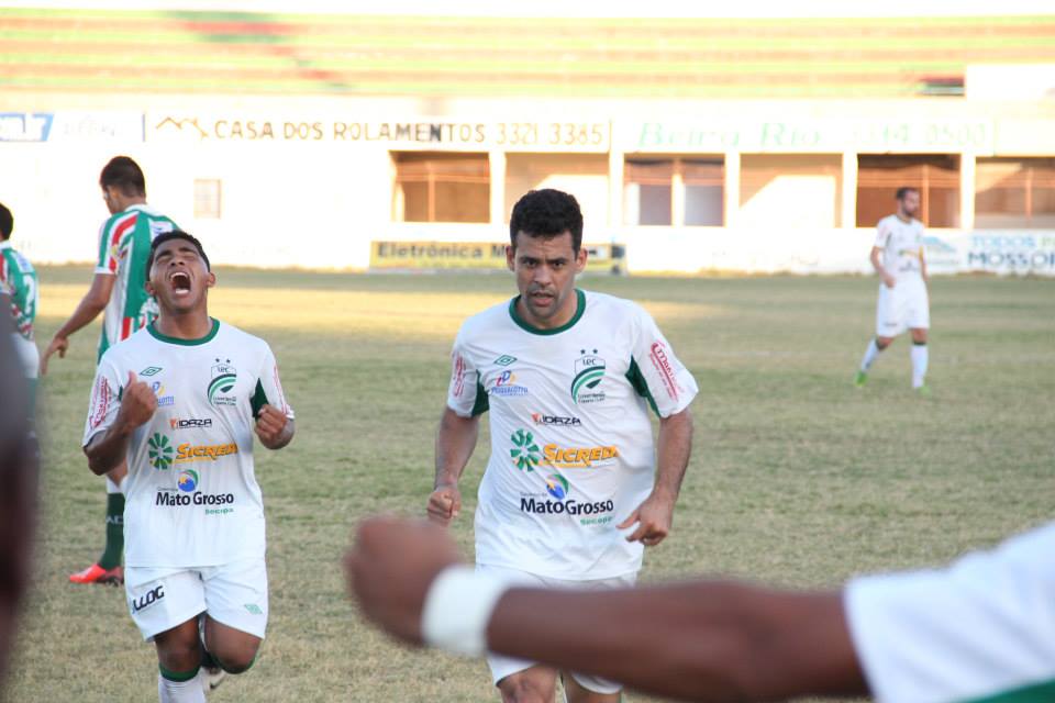 هل مالديني الرجل الأنسب لمنصب المدير الرياضي في الاتحاد؟ 